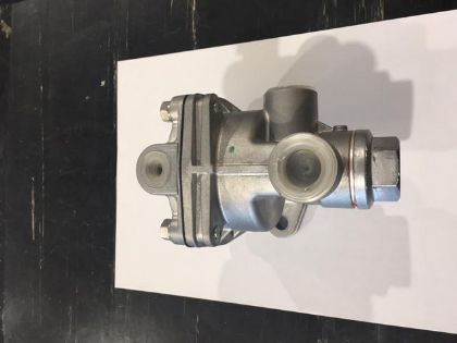 Picture of RELAY VALVE FRONT OF  R/AXLE - 20G1401